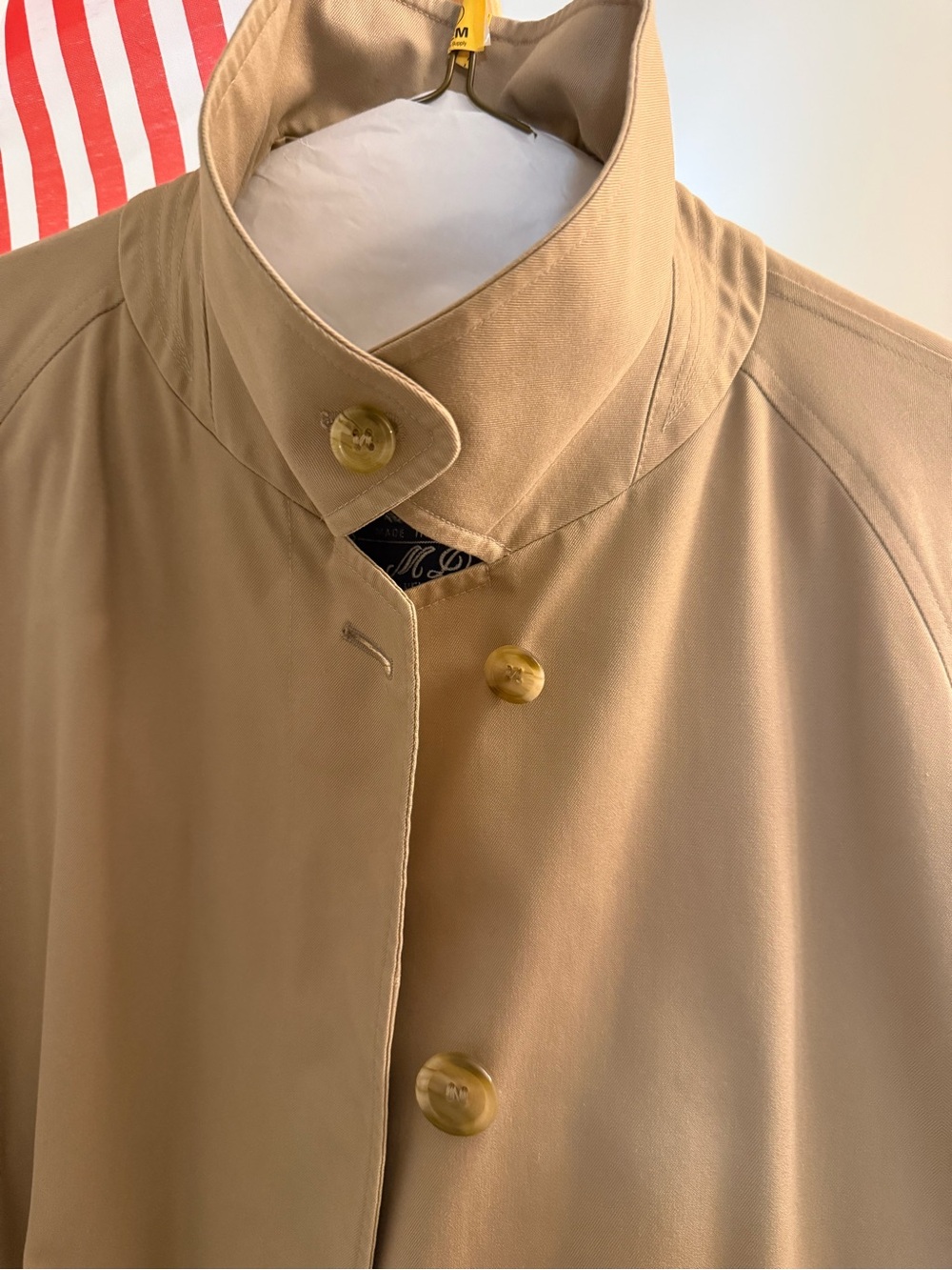 Burberry Beige Women's Trench Coat with Gold Lining Detail - Picture 8 of 11
